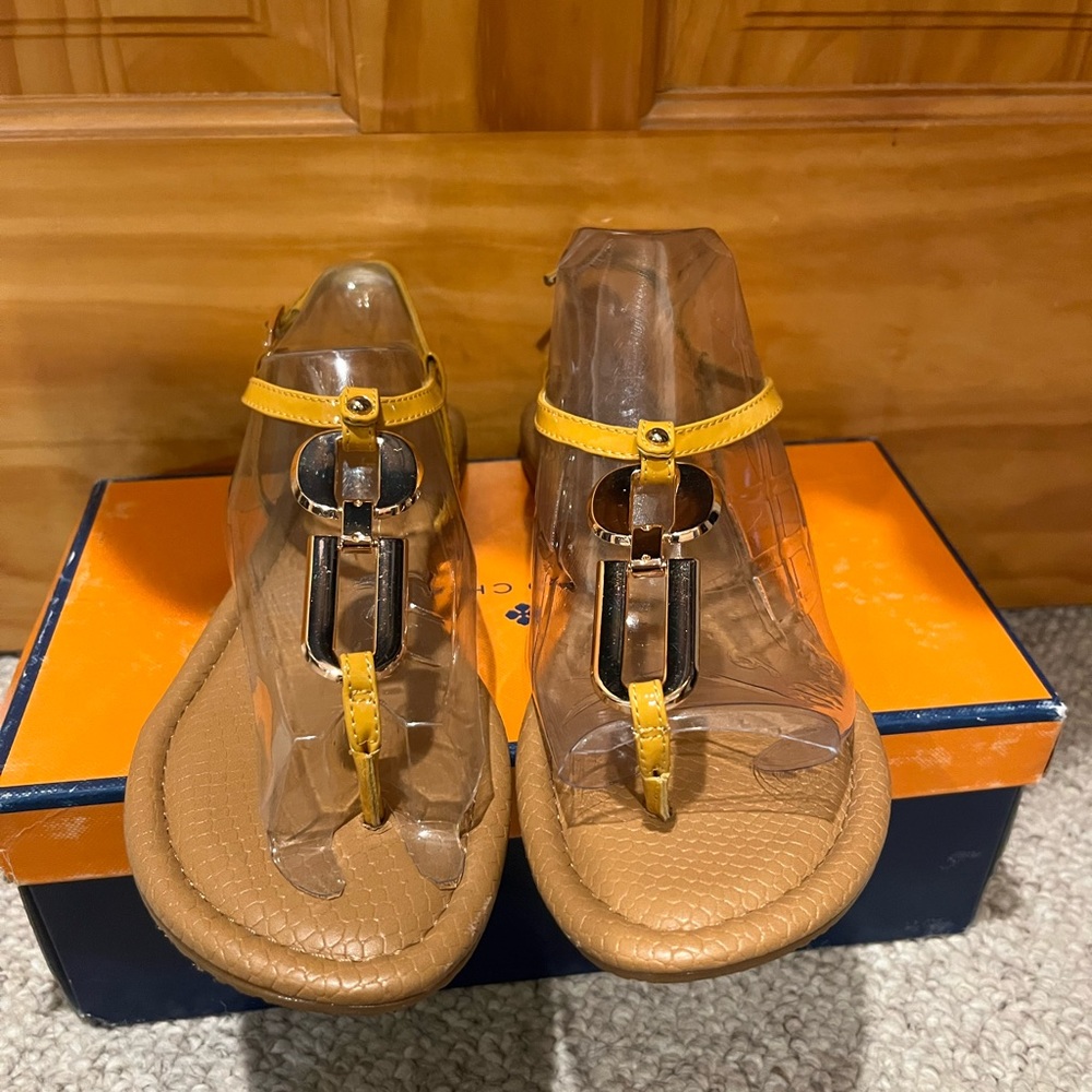 Arturo Chiang Kiss Sandals
